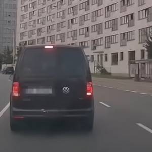 Zdenerwował się na kierowcę, postanowił zajechać mu drogę. O włos od kolizji [WIDEO]