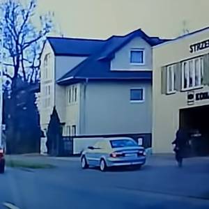 Spowodował kolizję. To, co zrobił, zaskoczyło poszkodowanego kierowcę! [WIDEO]