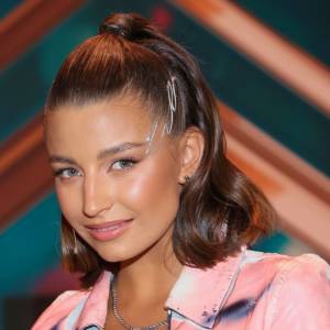 Tak Julia Wieniawa wygląda przed zaśnięciem. Aktorka pokazała się bez makijażu [FOTO]