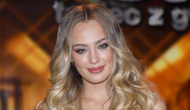 Wiktoria Gąsiewska zaskoczyła zdjęciem ze znanym tancerzem. Aktorka pisze o wieczorze panieńskim! [FOTO]