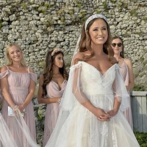 Gwiazda "Barw szczęścia" wzięła ślub! Agnieszka Mrozińska na swój ślub przyleciała helikopterem! [ZDJĘCIA]