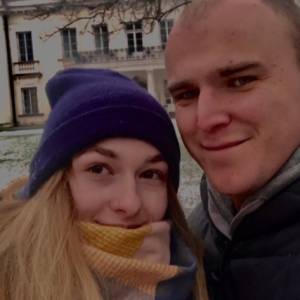 "Rolnik szuka żony". Na Joannę spłynęła lawina krytycznych komentarzy: "Ona wygląda jak dziecko". Narzeczona Kamila opowiedziała o hejcie