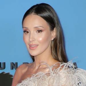 Marina pokazała kadry z sesji ciążowej. Piosenkarka postawiła na sielskie klimaty