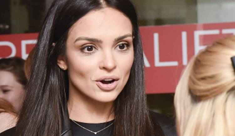 Klaudia El Dursi z zażenowaniem słuchała odpowiedzi uczestników "Hotel Paradise: All Stars". Celebryci wzięli udział w teście wiedzy ogólnej [WIDEO]