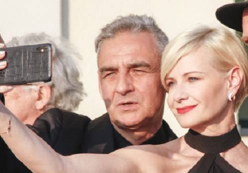 "M jak miłość". Jedna z gwiazd wraca do serialu?! To zdjęcie sporo zdradza! 