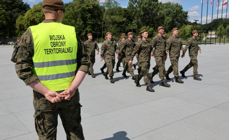 Kwalifikacja wojskowa - kobiety, fot. East News/Olkusnik