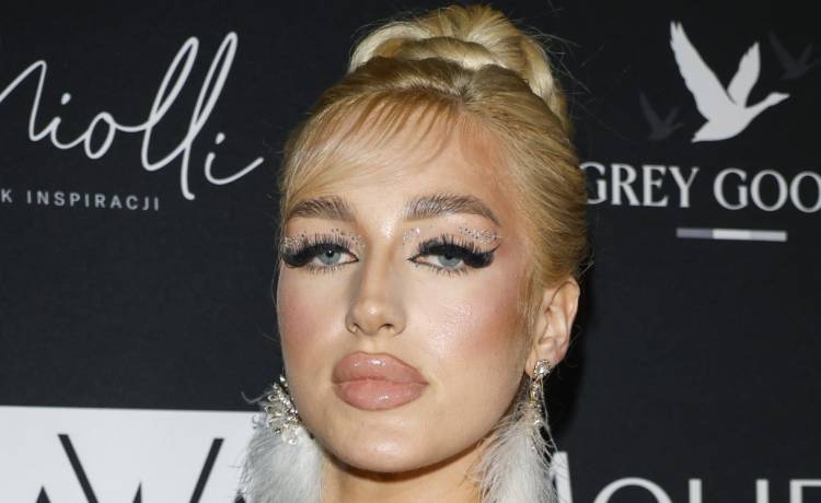 Caroline Derpienski pokazała się nago. Wcześniej zarzekała się, że nigdy tego nie zrobi [FOTO]