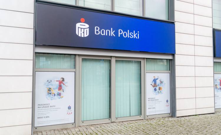 Uwaga! Dziś w nocy możesz nie zapłacić telefonem – PKO BP ostrzega klientów, fot. Shutterstock