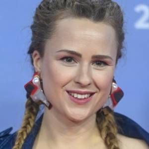 Kaja Paschalska w mini bikini "zaatakowana" przez pogodę. O włos od wpadki [FOTO]