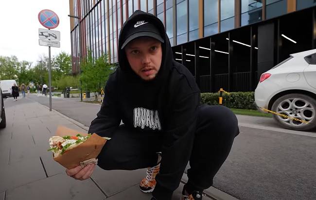 Książulo spróbował kebabów Chajzera. Dokonał bardzo zaskakującego odkrycia [WIDEO]