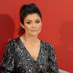 Katarzyna Cichopek popełniła "modową wpadkę"? Internauci surowo ocenili kreację aktorki! [ZDJĘCIE]      