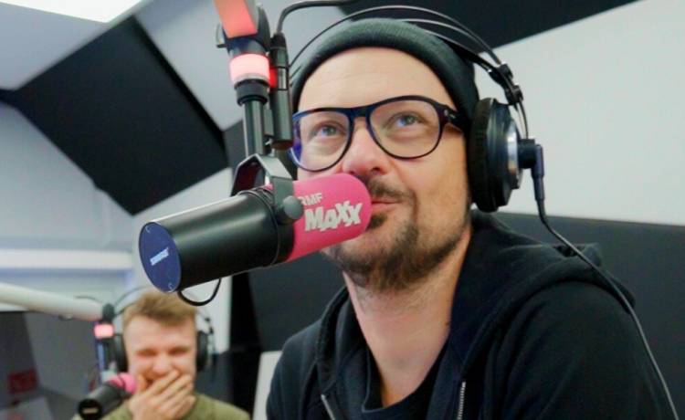 Prowadzący "Wstawaj, nie udawaj" w RMF MAXX, fot. Grzegorz Stępień/RMF MAXX