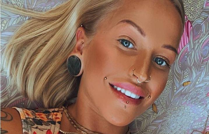 Dominika z "Hotelu Paradise" rozebrana na ulicy. Pochwaliła się odważnym zdjęciem                                          