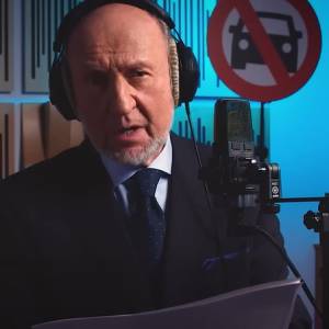 76-letni Piotr Fronczewski rapuje! Nagranie robi furorę w sieci: "Franek Kimono i liryczny morderca aaaaj" [WIDEO]