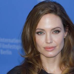 „Eternals”. Angelina Jolie chwali się dziećmi na premierze filmu. Zmieniły się nie do poznania. Zobaczcie sami! [ZDJĘCIA]