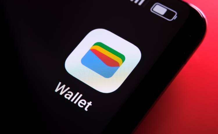 Google Wallet, fot. Shutterstock/mundissima