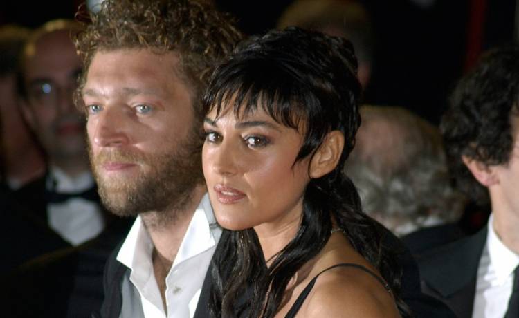 Córka Bellucci i Cassela bez bielizny! 18-letnia Deva nie wstydzi się obiektywu! [FOTO]