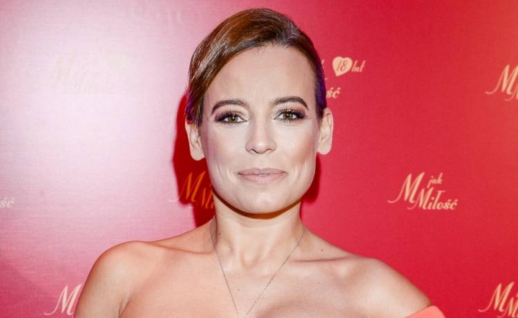 "Jazda bez trzymanki". Anna Mucha w rozpustnej bieliźnie. Umie nabroić [18+ WIDEO]