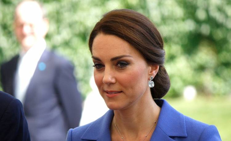 Ślady pobicia na twarzy księżnej Kate?! "To jawne wprowadzanie w błąd" [FOTO]