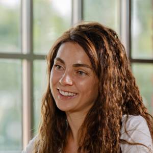 Anna z „Rolnik szuka żony” w towarzystwie innego uczestnika show. Tak pozowali do zdjęcia 