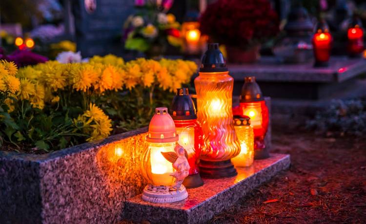 Wszystkich Świętych. Papież Franciszek udzielił dyspensy dla wiernych, którzy nie pójdą na cmentarz