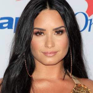 Demi Lovato intymnie. Artystka publikuje zmysłowe kadry z nowym chłopakiem!  Kim jest Max Ehrich?