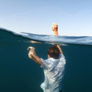 Sen o tonięciu zdarza się większości z nas. Co oznacza?