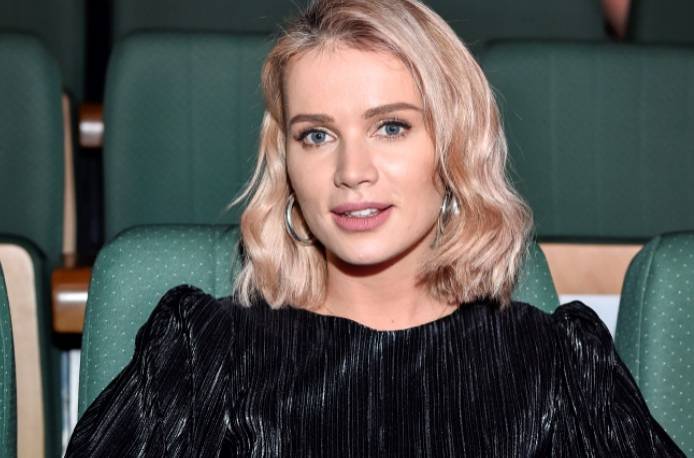 Sebastian Fabijański na intymnym nagraniu Maffashion. "Love is in the air"