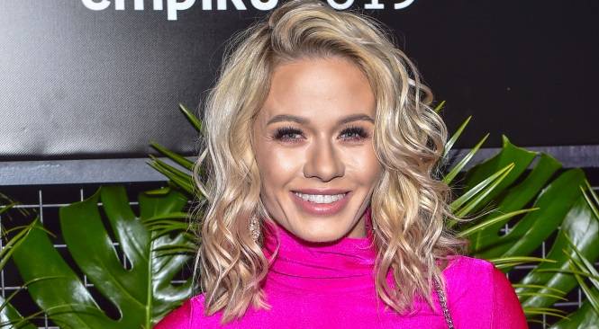 Kasia Dziurska kusi opalonym ciałem w skąpym bikini. "Petarda" [FOTO]