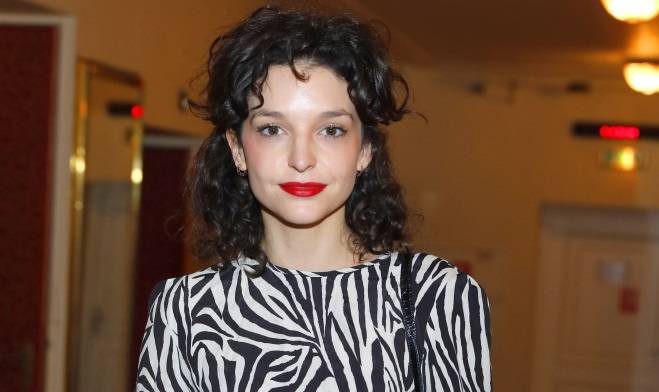 Maria Dębska przerywa milczenie! Aktorka komentuje zdjęcia z "tajemniczym adoratorem" [FOTO]