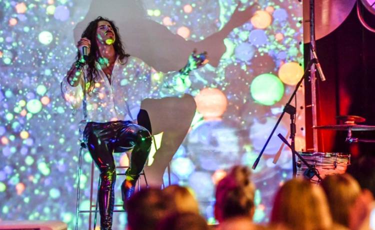 Michał Szpak w hicie TACONAFIDE. Sprawdź jego wersję "Tamagotchi" [WIDEO]