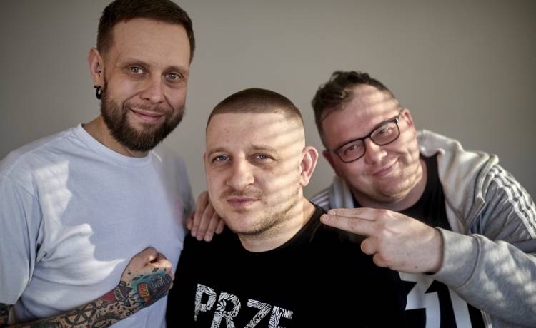 Mateusz „Big Boy” Borkowski, Damian „Nagana” i Marek „Morus” Bodo, fot. x-news, Tomasz Kordek/TVN, materiały promocyjne