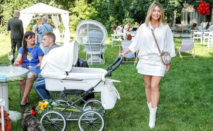 Majdanowie w łóżku z Heniem. Rodzinny kadr zauroczył internautów