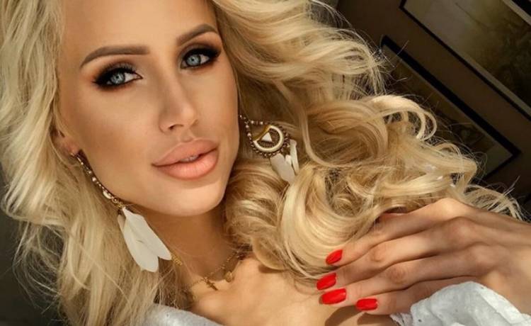 Gwiazda "Gogglebox" w koronkowej bieliźnie. Zmysłowe kadry trafiły do sieci!