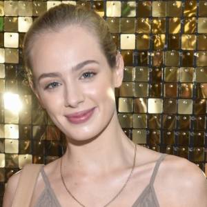 Wiktoria Gąsiewska w koronkowym body. W czerwonej bieliźnie rozpala zmysły [ZDJĘCIE]