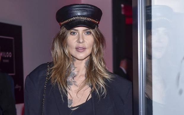 [18+] Maja Sablewska pozuje topless. Bez skrępowania odsłania nagi biust. W ważnym celu