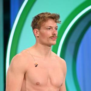 Tadeusz z "Top Model" bez wąsa. Jak w przeszłości wyglądał laureat złotego biletu? [FOTO]