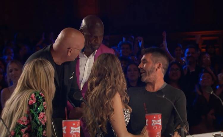 Zgarnęły "złoty przycisk" od... wszystkich! Publiczność oszalała na ich punkcie. Nagranie robi furorę w sieci! [WIDEO] 