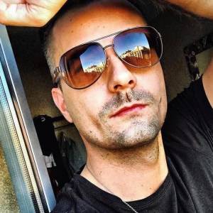 Widzowie znają go z TV. Prezenter zmaga się z nowotworem. Opublikował poruszające przesłanie