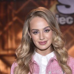 Wiktoria Gąsiewska bez makijażu na uroczych selfie w piżamie. "Śliczna" [FOTO]