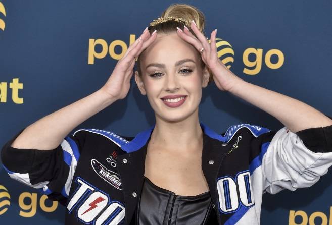 Wiktoria Gąsiewska kusi do granic. Niesforna sukienka odsłania jej wdzięki [FOTO]