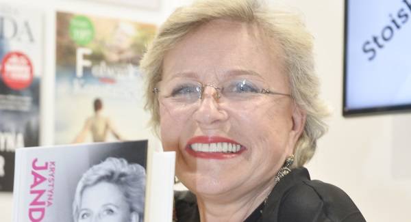 "Janda ma dwa teatry, a chodzi w dziurawych łachmanach". Gwiazda uderzyła w tabloid