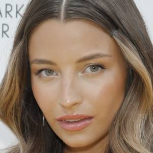 Julia Wieniawa zapozowała w koronkowej bieliźnie. Fani zwrócili uwagę na jedno [FOTO]