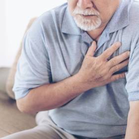 Domowe sposoby na zgagę – jak radzić sobie z pieczeniem za mostkiem?