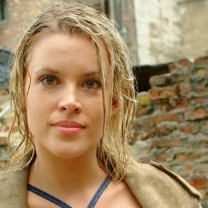 "Daleko od noszy". Magda Mazur na gorących zdjęciach. Przed laty rozpalała zmysły widzów, tak wygląda dziś [FOTO]