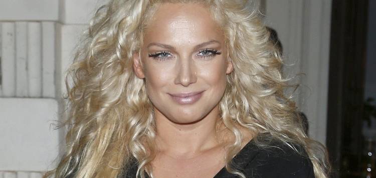 Metamorfoza Joanny Liszowskiej. Gwiazda serialu "Przyjaciółki" pokazała efekt wizyty u fryzjera 