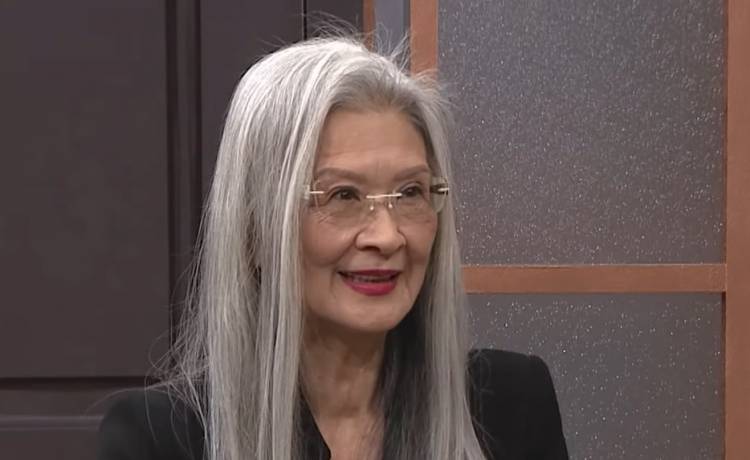 71-letnia modelka szokuje na pokazach mody. Jest w niesamowitej formie [FOTO]