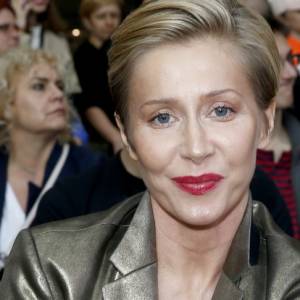 Katarzyna Warnke i Piotr Stramowski w zmysłowej sesji. Intymne kadry z rajskiej plaży trafiły do sieci