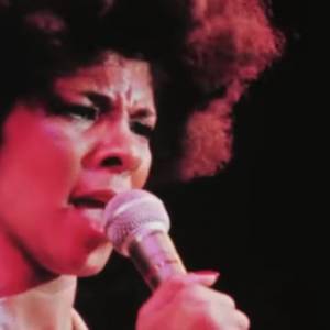 Nie żyje legendarna piosenkarka funkowa. Była żona Milesa Davisa miała 77 lat