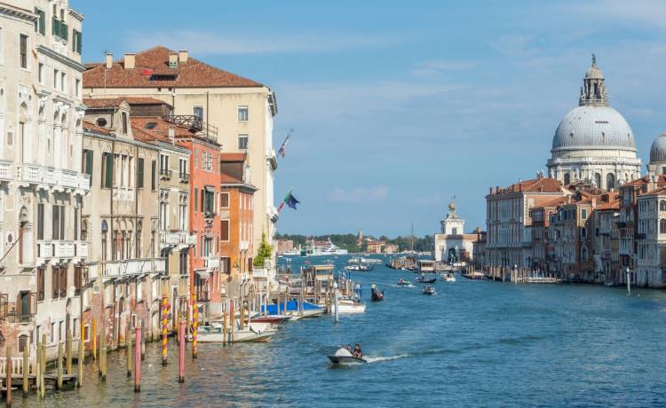 Wenecja ma wprowadzić dodatkowe opłaty za wjazd. Turystów przybywa